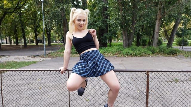 TINY ENGLISH THOT Takes a CREAMPIE in her HAIRY CUNT Immoral Family — photo 3