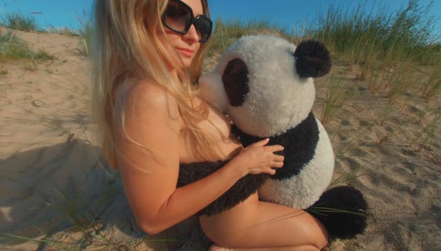 Stefani Kaleesy performs a solo outdoor action on a sunny beach in Poland, captured in 4K resolution with 180-degree VR passthrough.