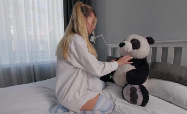 Stefani Kaleesy New Boyfriend Panda Bear Plushies TV — photo 8