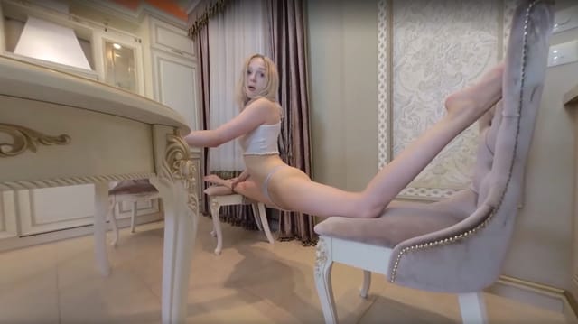 Super Flexy Girl VRXClouds — photo 7