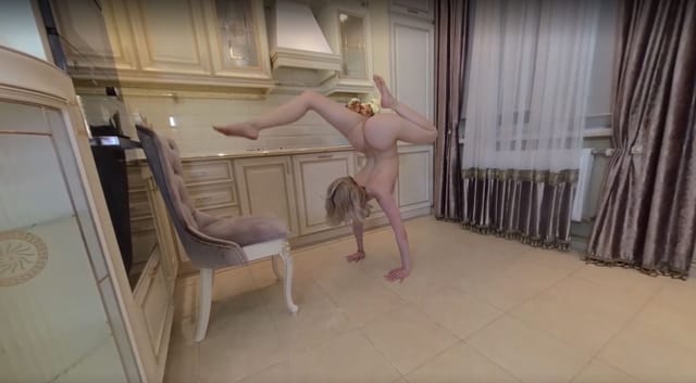 Super Flexy Girl VRXClouds — photo 1