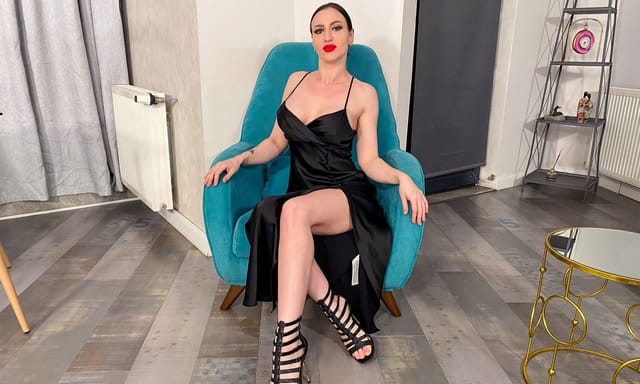 Coco White - Luxury MILF At Service VRMansion — photo 6