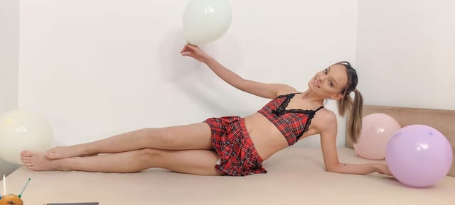 Luna Ray - It's My Party And I Fuck Cause I Like To No2StudioVR — photo 5