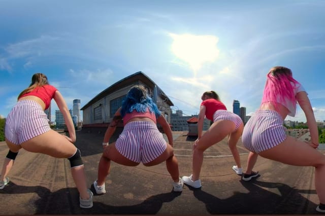 Twerk on roof VRQueens — photo 3