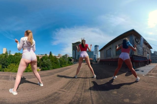 Twerk on roof VRQueens — photo 5