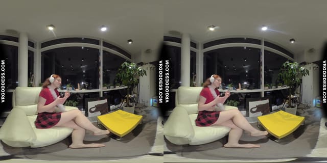 Vaping Hot Girl Lea Listening To Headphones Dancing Stripping Masturbating Winter Nights VRgoddess — photo 6