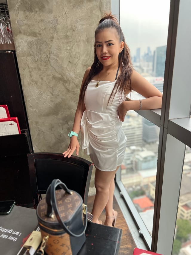 Date With Hot Teen Asian Bargirl Escalates Quickly May VRinAsia — photo 1