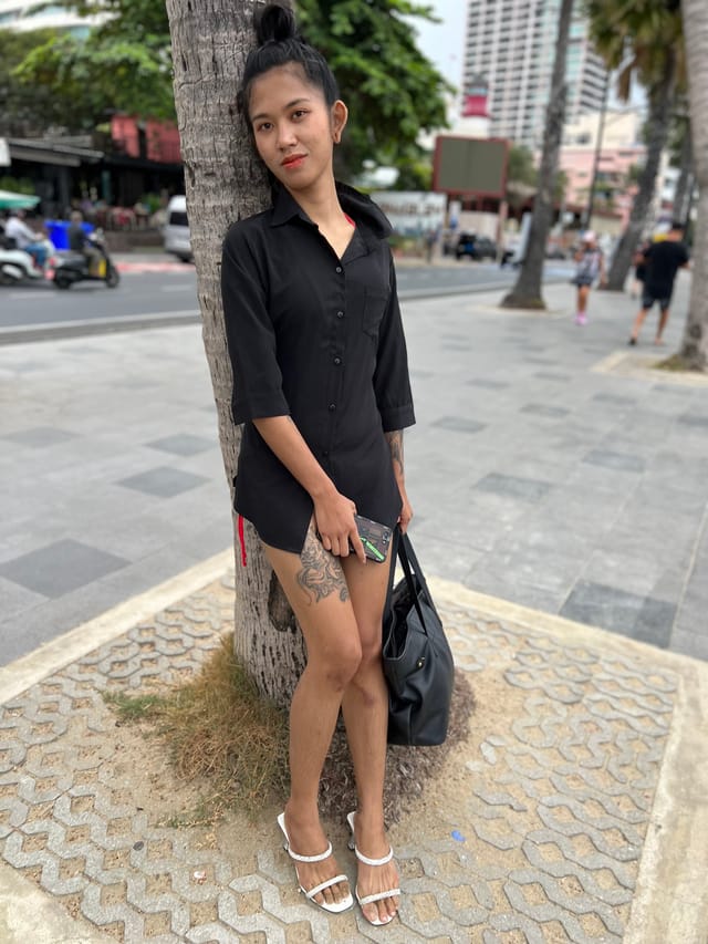 Skinny Asian Bargirl Spotted On A Beach And Banged In HotelRoom VRinAsia — photo 4