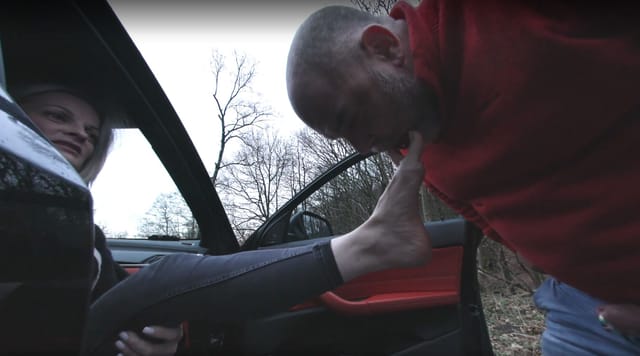 Outdoor Foot Worship SabdeluxeVR — photo 6