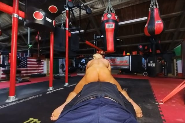 Lisa Cross – Scene 11 Lisa Cross Female Muscle VR — photo 3