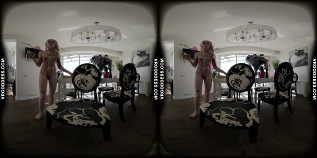 Fresh 18yo Blonde Alice Stuffing Her Tight Pussy With Bananas And Fingers Dvp Dpp Gaping VRgoddess — photo 2