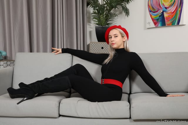 Patricia A OnlyTease — photo 8