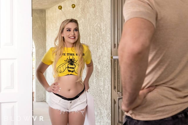 Honeyed Blowjob with Blake Blossom BlowVR — photo 2