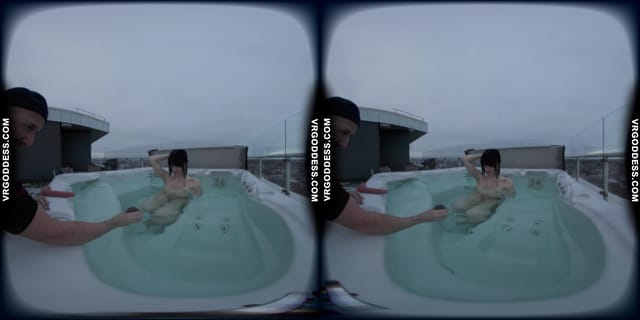Aloida Rooftop Naked Jacuzzi On A Cold And Windy Day VRgoddess — photo 8