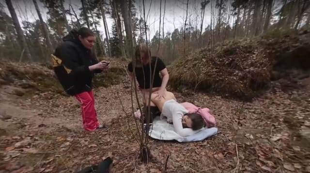 Outdoor With Monika K VRXClouds — photo 5