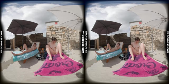 Josie Fresh And Her Friend Sofie Naked Poolside At An Italian Villa Eating And Sunbathing VRgoddess — photo 9