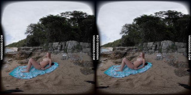 Kristina Masturbating And Showing Her Pussy On A Secluded Beach In Italy VRgoddess — photo 2