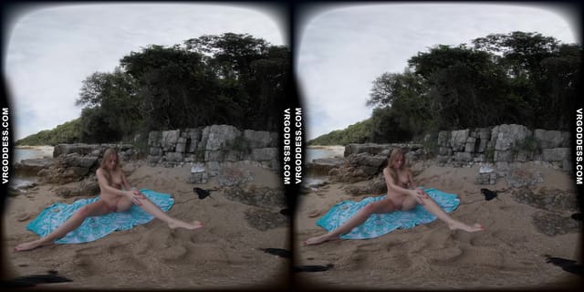 Kristina Masturbating And Showing Her Pussy On A Secluded Beach In Italy VRgoddess — photo 4