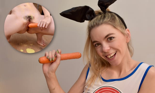 Bite Into Bites — Lina Roselina VR porn scene