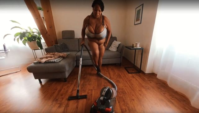 Pam Is Cleaning The Living Room MajaMagic — photo 3