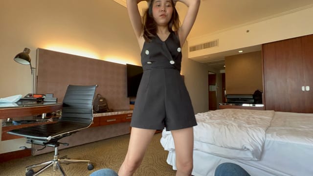 Petite And Bored Thai Lady Gets Superhornyon First Date Mae JohnTronVR — photo 1