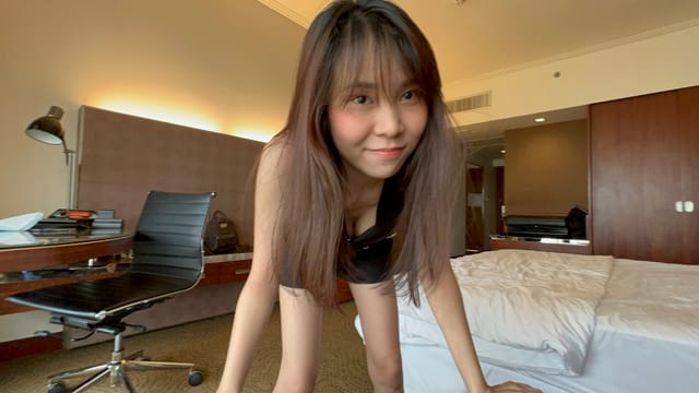 Petite And Bored Thai Lady Gets Superhornyon First Date Mae JohnTronVR — photo 3