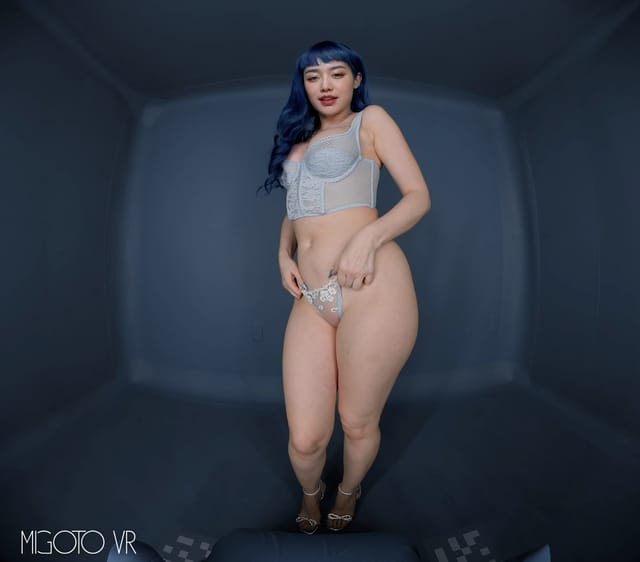 Party's Not Over Yuna Layla Migoto VR — photo 1