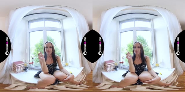 Paula Smoke And Orgasm — photo 8