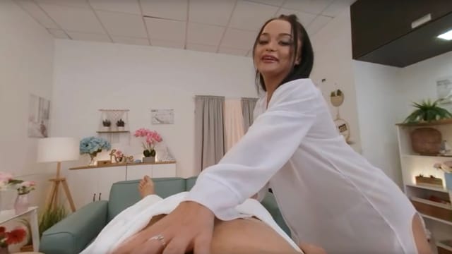 Wet Massage - Daphne Klyde VRMassage — photo 5