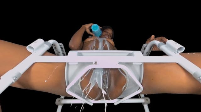 Milky Chocolate - Ebony Drenched in White Toilet POV Chocolate Bae Ebony VR Solos — photo 2