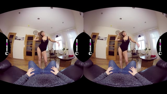 Natalie Russ Strip Special For You 180vr FeelmeVR — photo 4