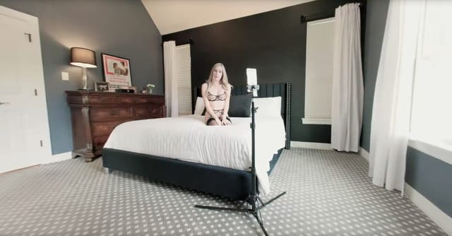 Husband Catches Sierra Doing a Custom Video VRHotwife — photo 8