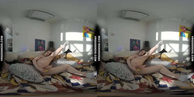 Teen Lika Eating And Masturbating With Bananas VRgoddess — photo 5