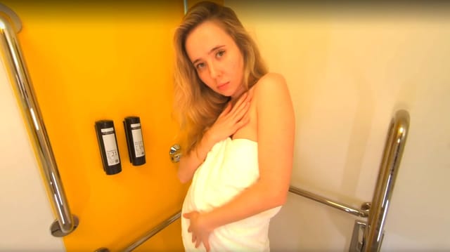 Showering With Shy Freckled Girl BlissAVR — photo 8
