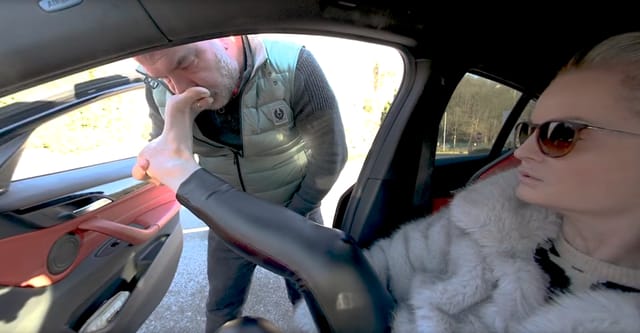 Sabdeluxe - Car Footjob Sabdeluxe VR — photo 8