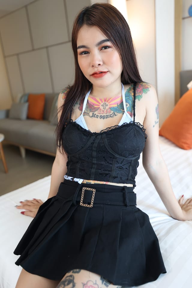 Supersexy Tattood Thai Bargirl Makes Her First Porn VRinAsia — photo 1