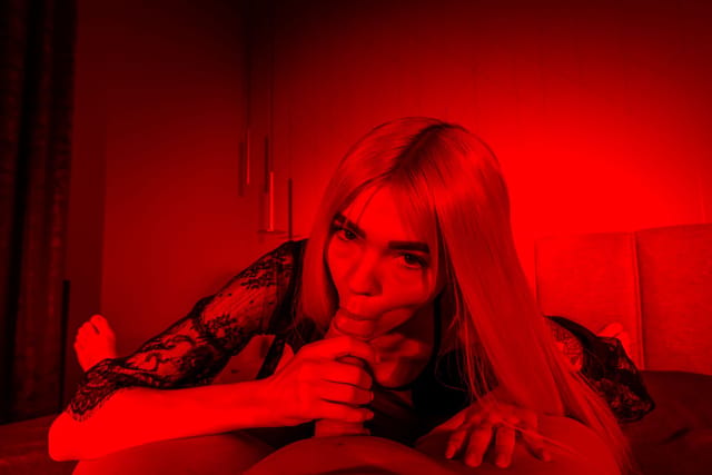 Luna B-Bunny - Can I Go Upper Red Light District VR — photo 8