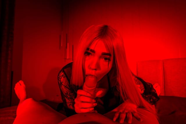 Luna B-Bunny - Can I Go Upper Red Light District VR — photo 7