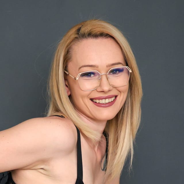 Ellie Crystal