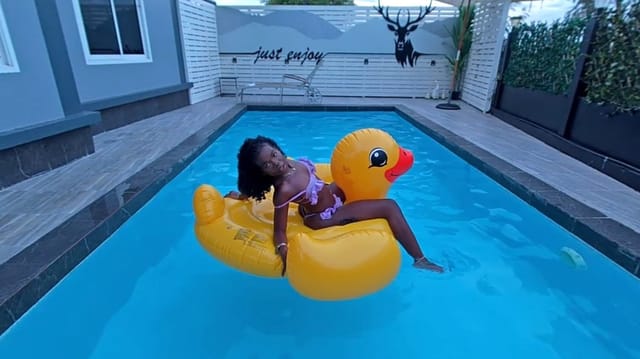 POV Pool Tease – Amelia Star’s Wet Body and Dark Skin Will Drive You Crazy — photo 2