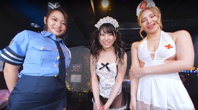 Arisu Otsu and Yusa Enokawa receive group oral sex from Shiori Kuraki in an Ikebukuro club VR scene filmed in 60fps 4K.