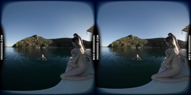 Triple Girls Nude Painting Art On A Yacht And Swimming In The Sea While On Vacation In Italy VRgoddess — photo 5