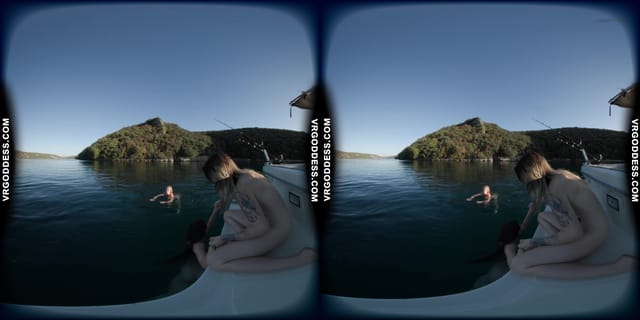 Triple Girls Nude Painting Art On A Yacht And Swimming In The Sea While On Vacation In Italy VRgoddess — photo 6