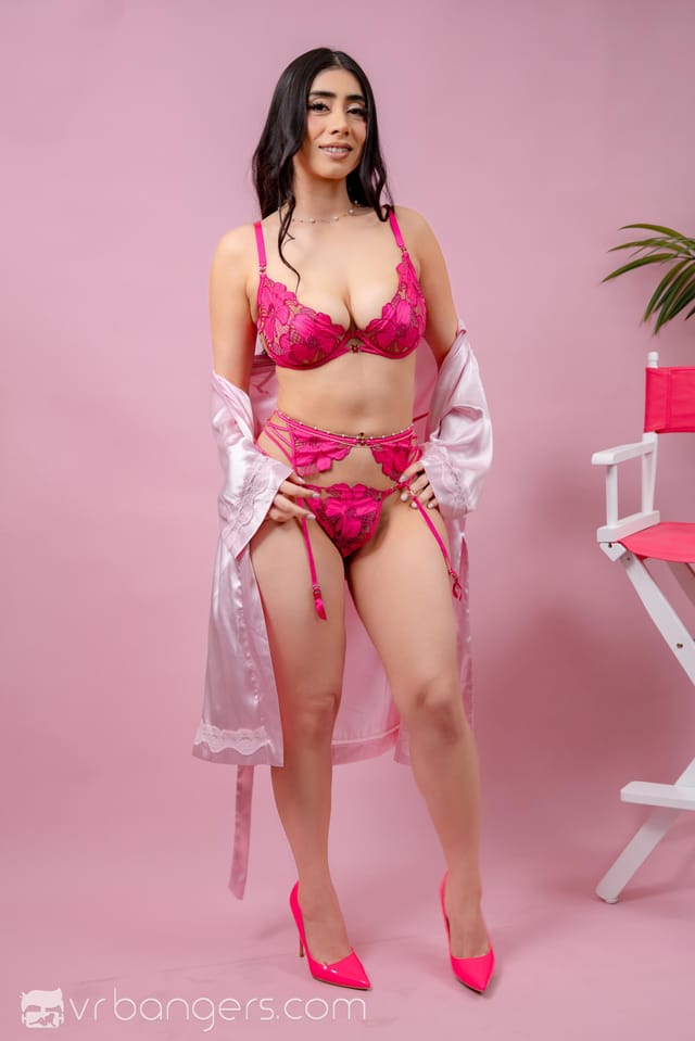 The Girl Of The Month Violet Myers VR Bangers — photo 7